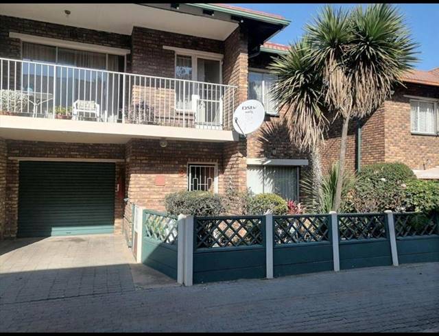 3 BEDROOM TOWNHOUSE FOR SALE IN WITFIELD